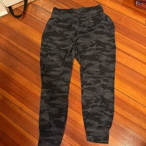 athleta salutation joggers